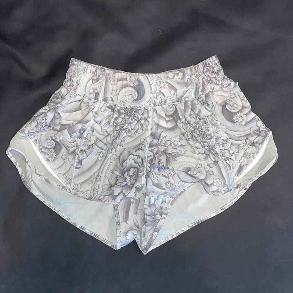 Lululemon Hotty Hot Shorts ll